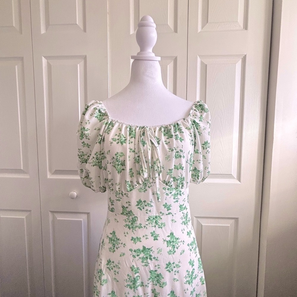 Off-Shoulder Dress with Green Floral Pattern - Picture 7 of 9